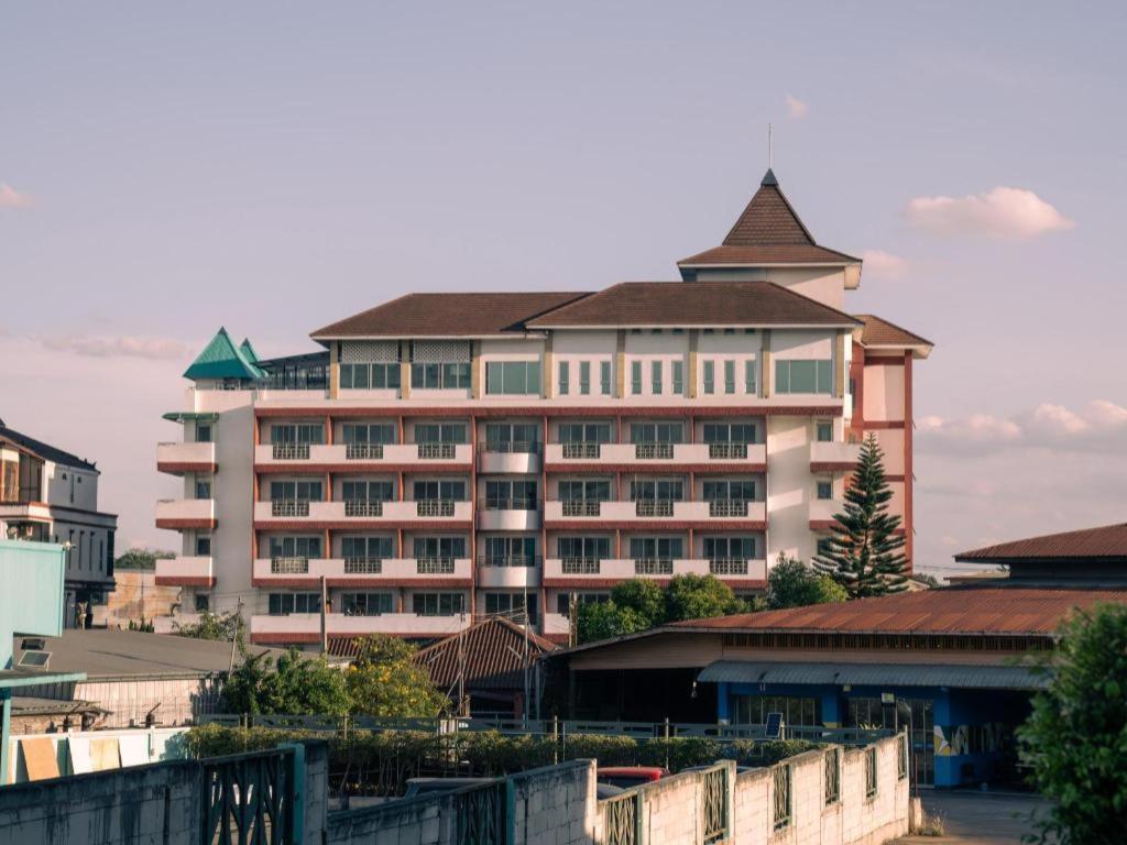 Hotel The Mansion Pakchong Mu Si Exteriér fotografie
